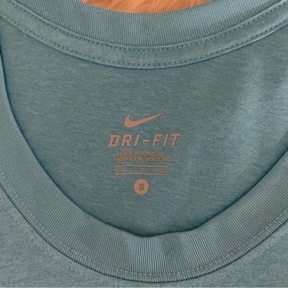 Nike Dri-Fit Turquoise Activewear Tank Tee Top - Picture 4 of 5